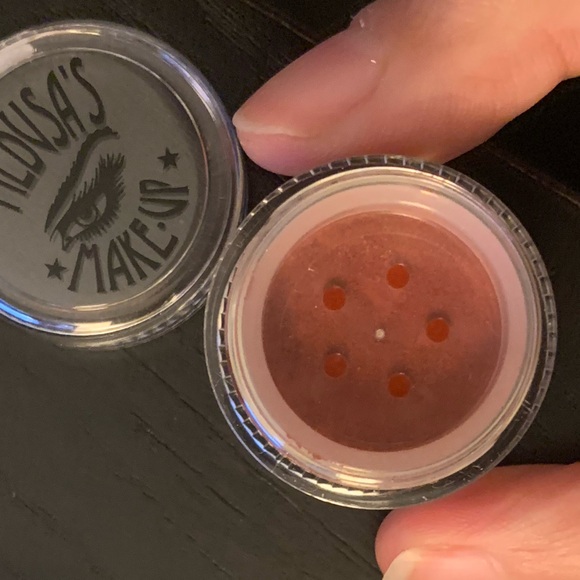 2/$15 Medusa’s Makeup Eye Dust - Picture 1 of 4